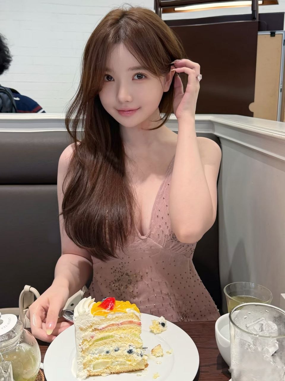 Yiyi